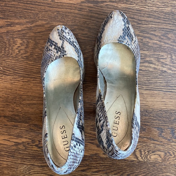 Guess Snake Skin Pattern Heels - Picture 4 of 4